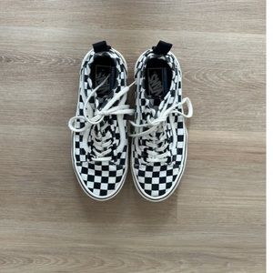 Checked vans 🖤🤍